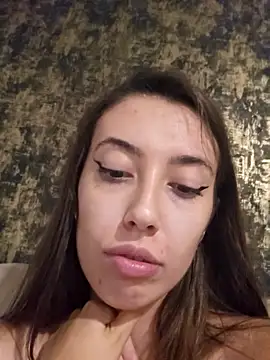 Virgin Pussy Horny online show from October 9, 2025, 6:08 pm