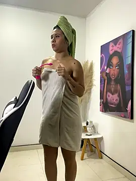 Snapshot of LuluMonroe_Eup chatting on September 19, 2025, 2:26 am LuluMonroe Eup online show from September 19, 2025, 2:26 am