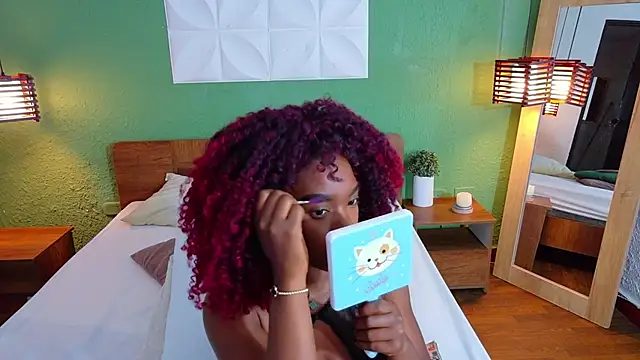 Chocolatte dreams online show from October 31, 2025, 1:08 pm