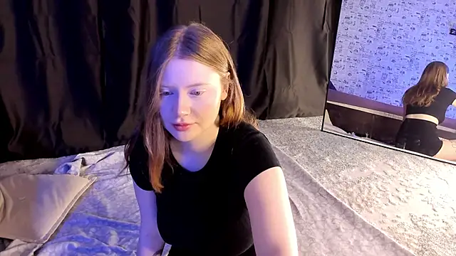 Snapshot of Lillie_Berry chatting on October 3, 2025, 4:36 am Lillie Berry online show from October 3, 2025, 4:36 am