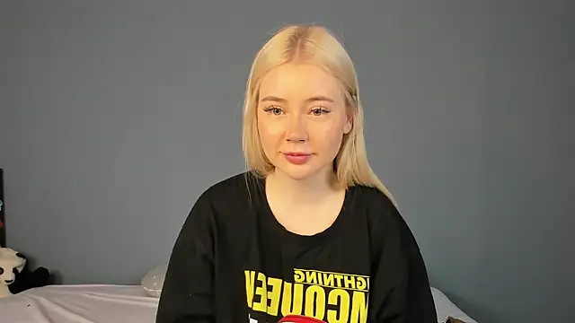 Lillie Berry online show from May 26, 2026, 4:32 am