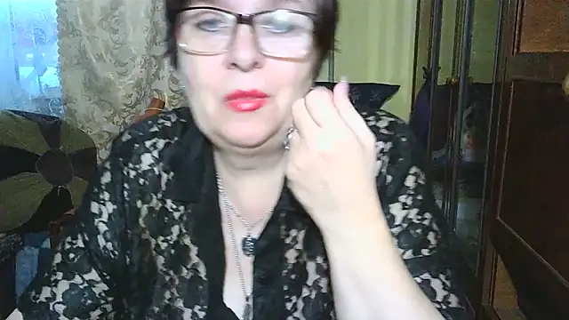 Snapshot of VeronicaGold511 chatting on December 23, 2025, 8:46 am VeronicaGold511 online show from December 23, 2025, 8:46 am