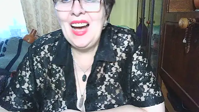 Snapshot of VeronicaGold511 chatting on December 3, 2025, 8:03 am VeronicaGold511 online show from December 3, 2025, 8:03 am