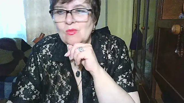 Snapshot of VeronicaGold511 chatting on November 28, 2025, 8:14 am VeronicaGold511 online show from November 28, 2025, 8:14 am