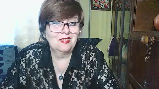 Snapshot of VeronicaGold511 chatting on October 6, 2025, 7:09 am VeronicaGold511 online show from October 6, 2025, 7:09 am