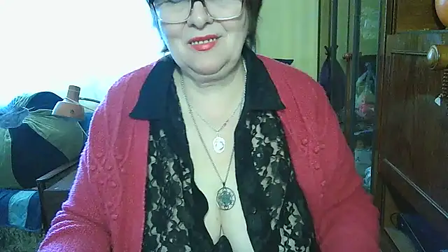 Snapshot of VeronicaGold511 chatting on February 3, 2026, 9:14 am VeronicaGold511 online show from February 3, 2026, 9:14 am