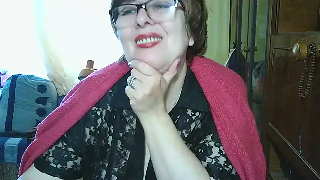 Snapshot of VeronicaGold511 chatting on October 12, 2025, 7:32 am VeronicaGold511 online show from October 12, 2025, 7:32 am