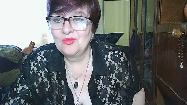 Snapshot of VeronicaGold511 chatting on December 15, 2025, 8:53 am VeronicaGold511 online show from December 15, 2025, 8:53 am