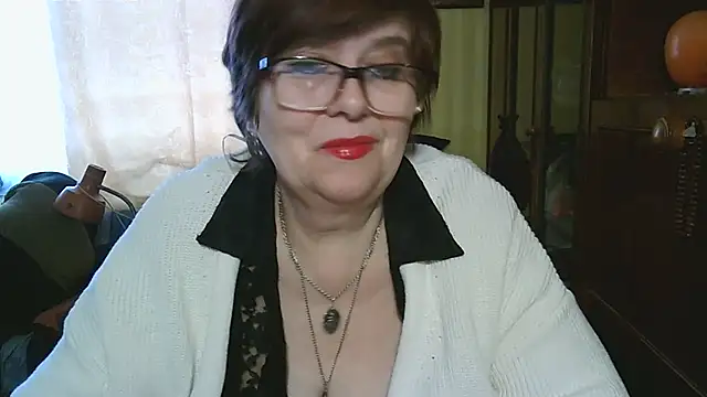 Snapshot of VeronicaGold511 chatting on February 5, 2026, 8:10 am VeronicaGold511 online show from February 5, 2026, 8:10 am