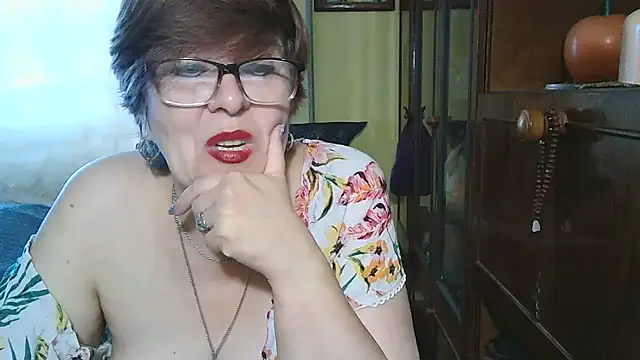 Snapshot of VeronicaGold511 chatting on September 25, 2025, 6:41 am VeronicaGold511 online show from September 25, 2025, 6:41 am