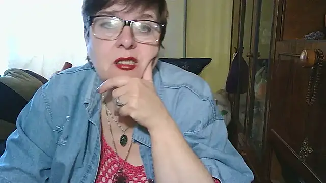 Snapshot of VeronicaGold511 chatting on November 3, 2025, 9:13 am VeronicaGold511 online show from November 3, 2025, 9:13 am