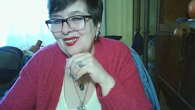 Snapshot of VeronicaGold511 chatting on November 2, 2025, 8:19 am VeronicaGold511 online show from November 2, 2025, 8:19 am