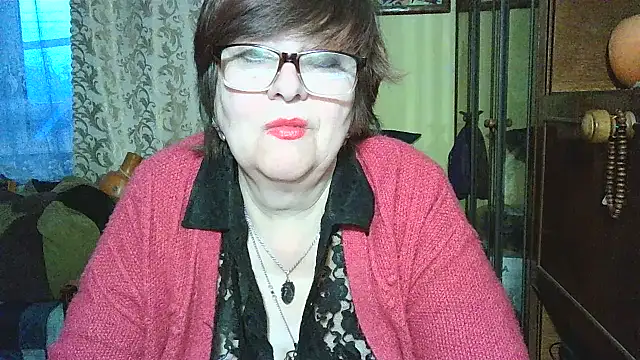 Snapshot of VeronicaGold511 chatting on February 18, 2026, 4:54 am VeronicaGold511 online show from February 18, 2026, 4:54 am