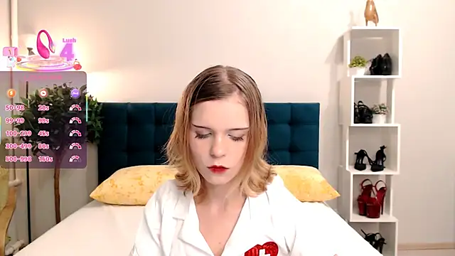 Snapshot of Enrujuvu_Vanpaia chatting on September 18, 2025, 8:12 pm Enrujuvu Vanpaia online show from September 18, 2025, 8:12 pm