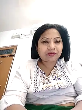Cute-Janvi20 online show from May 13, 2026, 6:04 pm