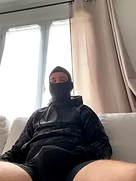 Snapshot of HommeSecret- chatting on September 27, 2025, 12:00 pm HommeSecret- online show from September 27, 2025, 12:00 pm