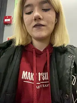 Snapshot of Cherry___Blossom chatting on September 26, 2025, 11:06 am Cherry   Blossom online show from September 26, 2025, 11:06 am