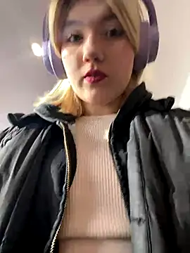 Snapshot of Cherry___Blossom chatting on October 9, 2025, 9:21 am Cherry   Blossom online show from October 9, 2025, 9:21 am