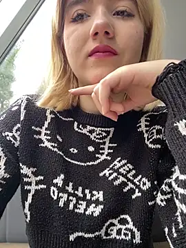 Snapshot of Cherry___Blossom chatting on September 18, 2025, 10:07 am Cherry   Blossom online show from September 18, 2025, 10:07 am