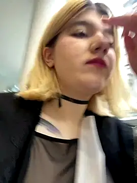 Snapshot of Cherry___Blossom chatting on September 20, 2025, 10:09 am Cherry   Blossom online show from September 20, 2025, 10:09 am