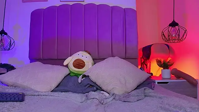 Velissia gh online show from October 23, 2025, 8:18 pm