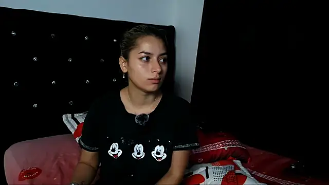 Snapshot of abella-lemus chatting on October 4, 2025, 6:15 am abella-lemus online show from October 4, 2025, 6:15 am