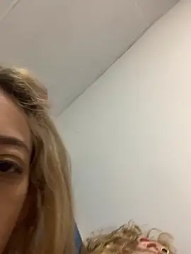 lily Bliss online show from November 3, 2025, 9:24 am