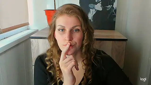 Snapshot of JuliaMuuun chatting on July 19, 2026, 1:14 am JuliaMuuun online show from July 19, 2026, 1:14 am