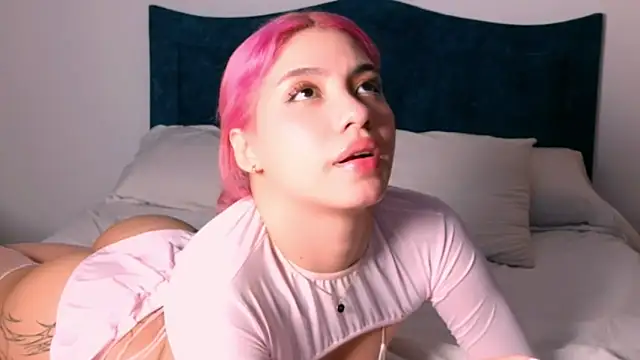 angelinhaaa online show from November 16, 2025, 3:33 am