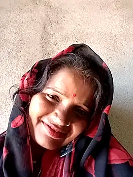 Snapshot of Neelamt12 chatting on September 23, 2025, 5:47 am Neelamt12 online show from September 23, 2025, 5:47 am