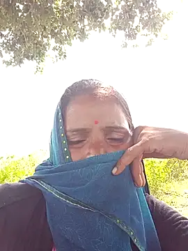 Snapshot of Neelamt12 chatting on October 3, 2025, 6:48 am Neelamt12 online show from October 3, 2025, 6:48 am