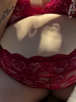 Snapshot of feetwithlottielou chatting on October 17, 2025, 8:32 pm feetwithlottielou online show from October 17, 2025, 8:32 pm