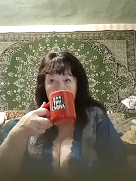 CrystalLime6411 online show from November 25, 2025, 10:32 pm