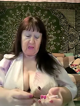 CrystalLime6411 online show from April 15, 2026, 4:00 pm