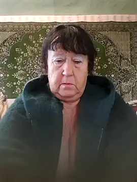 Snapshot of CrystalLime6411 chatting on September 19, 2025, 6:17 am CrystalLime6411 online show from September 19, 2025, 6:17 am