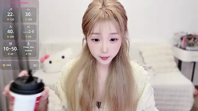 Joyce-bb online show from November 6, 2025, 11:47 am