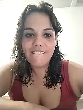 Bellapotencia1985 online show from April 3, 2026, 9:49 am