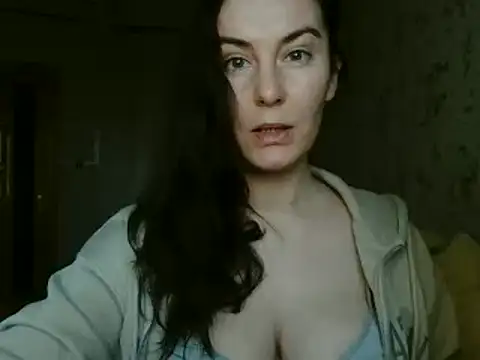 Snapshot of KatalinaQE chatting on October 7, 2025, 6:25 am KatalinaQE online show from October 7, 2025, 6:25 am