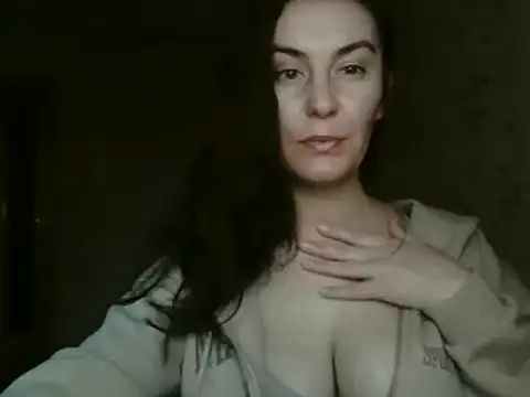 Snapshot of KatalinaQE chatting on October 8, 2025, 5:09 am KatalinaQE online show from October 8, 2025, 5:09 am