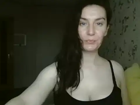 Snapshot of KatalinaQE chatting on September 18, 2025, 6:16 am KatalinaQE online show from September 18, 2025, 6:16 am