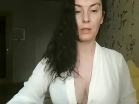 Snapshot of KatalinaQE chatting on October 9, 2025, 8:04 am KatalinaQE online show from October 9, 2025, 8:04 am