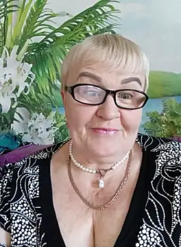 VioletSweet5566 online show from September 21, 2025, 10:20 am