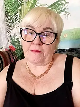 VioletSweet5566 online show from April 5, 2026, 7:15 am