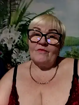 VioletSweet5566 online show from February 16, 2026, 8:18 pm