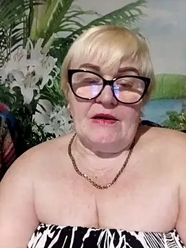 VioletSweet5566 online show from April 19, 2026, 6:10 pm