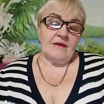 VioletSweet5566 online show from October 19, 2025, 1:36 pm