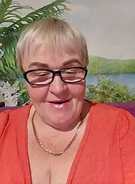 VioletSweet5566 online show from September 30, 2025, 5:41 pm