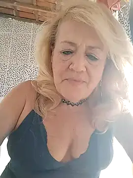 Snapshot of Belladama61 chatting on October 29, 2025, 10:36 am Belladama61 online show from October 29, 2025, 10:36 am