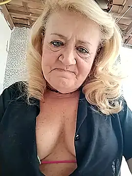 Snapshot of Belladama61 chatting on November 2, 2025, 11:37 am Belladama61 online show from November 2, 2025, 11:37 am