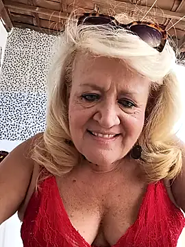 Snapshot of Belladama61 chatting on May 1, 2026, 5:51 pm Belladama61 online show from May 1, 2026, 5:51 pm